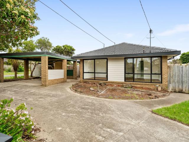 house 54 Feathertop Drive, Wyndham Vale