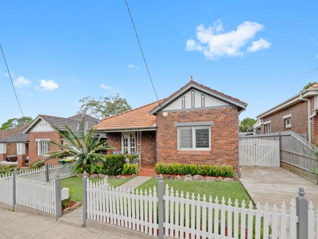 house 55 Russell Street, Russell Lea