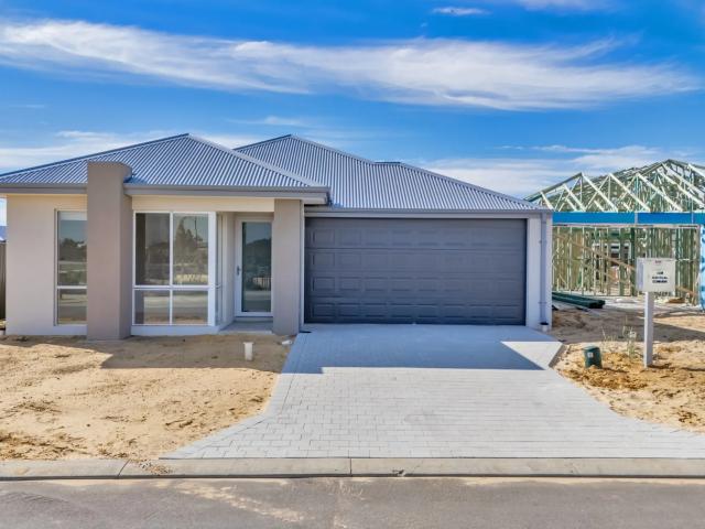 house 56 Gunbower Circuit, Baldivis