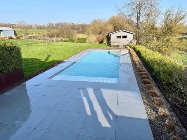 House 5 bdr with pool and garden 1219m²