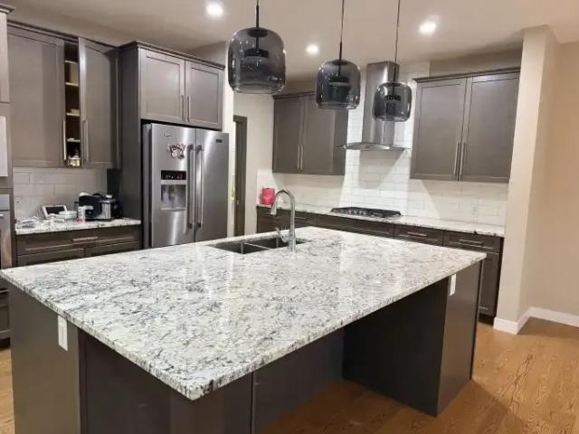 House 5 Bedroom For Rent Calgary AB 4200 ES105602128