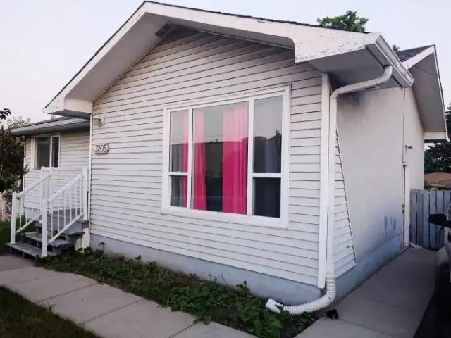 House 5 Bedroom For Rent Calgary AB 2250 ES105434999