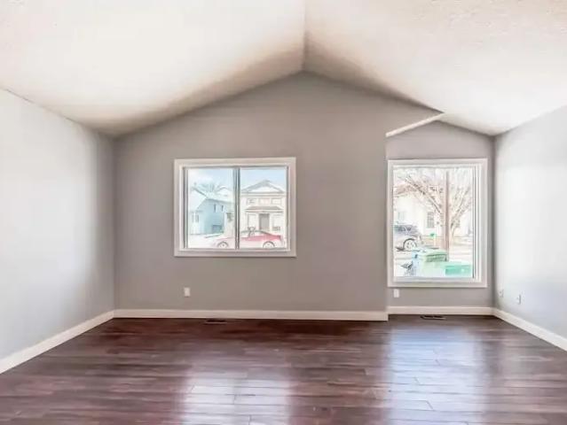 House 5 Bedroom For Rent Calgary AB 2699 ES105198294