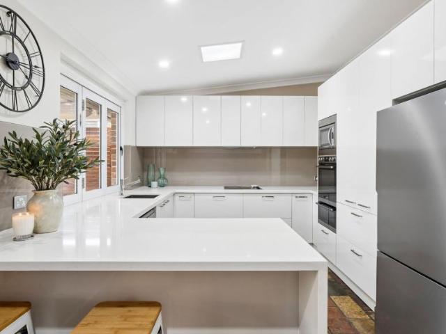 House 5 Bedroom For Rent Casula NSW ES106168451