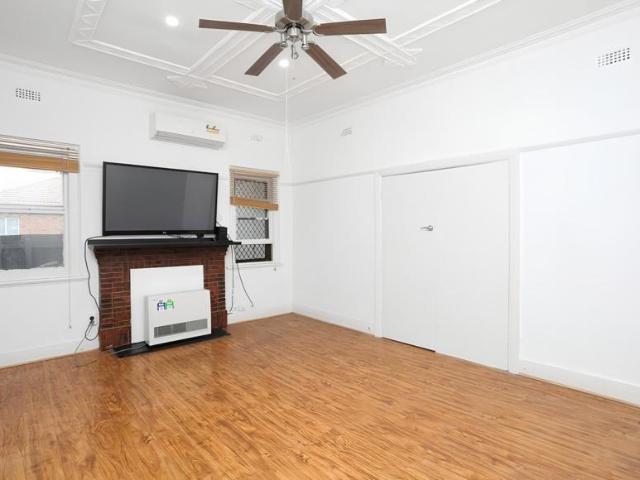 House 5 Bedroom For Rent Ascot Vale VIC ES105819778