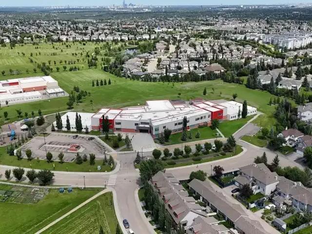 House 5 Bedroom For Rent Edmonton AB 3000 ES104434256