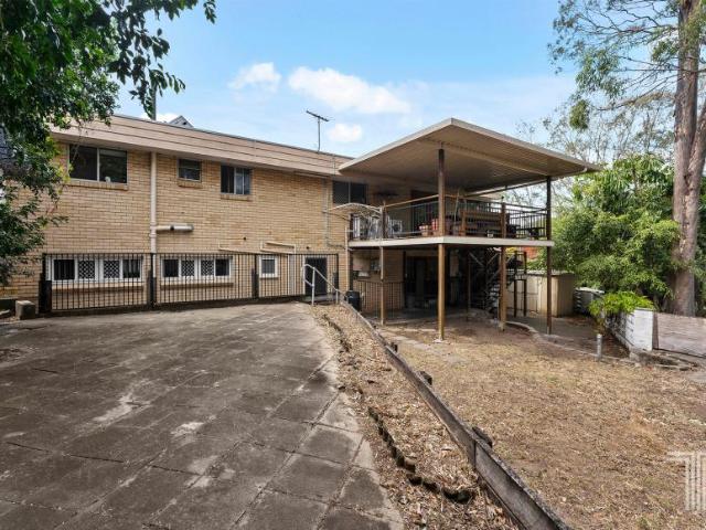 House 5 Bedroom For Rent Holland Park West QLD ES105689724
