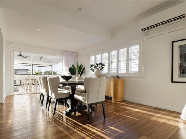 House 5 Bedroom For Rent Hawthorne QLD ES101876740