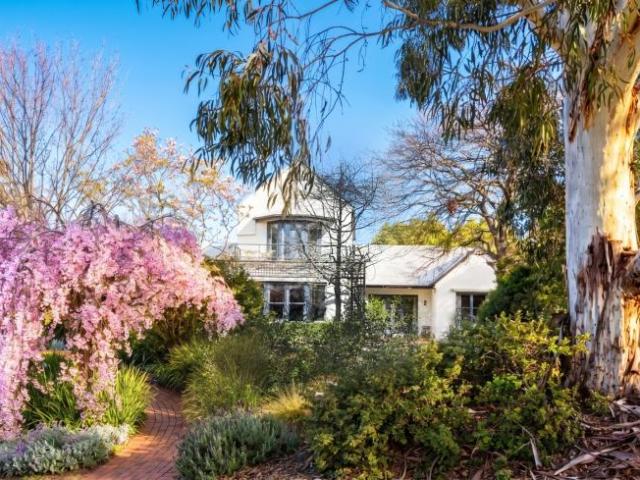 House 5 Bedroom For Rent LYNEHAM ACT ES105585006
