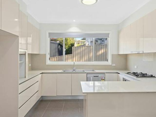 House 5 Bedroom For Rent Mount Keira NSW 1200 ES105943324