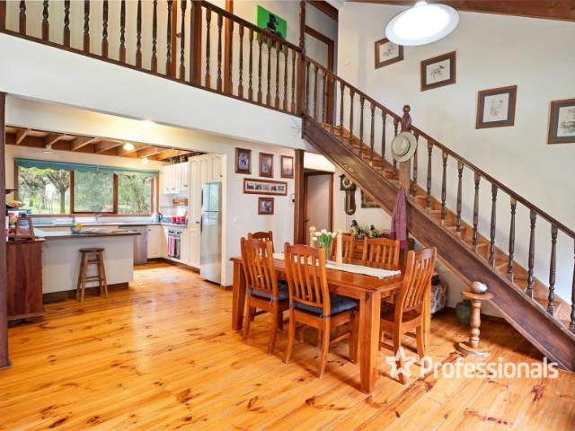 House 5 Bedroom For Rent Millgrove VIC ES105972917