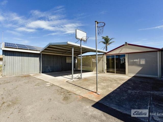 House 5 Bedroom For Rent Millicent SA 625000 ES105935512