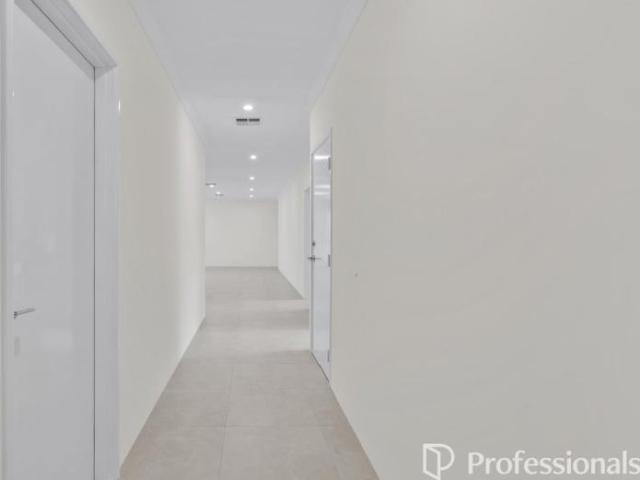 House 5 Bedroom For Rent South Guildford WA 1400 ES105990377