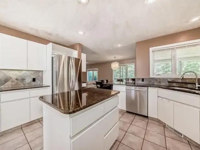 House 5 Bedroom For Rent Sherwood Park AB 3900 ES105653800