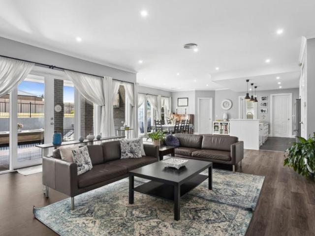 House 5 Bedroom For Rent Sunbury VIC ES104327037
