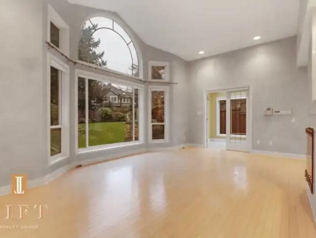 House 5 Bedroom For Rent Surrey BC 4700 ES103739819