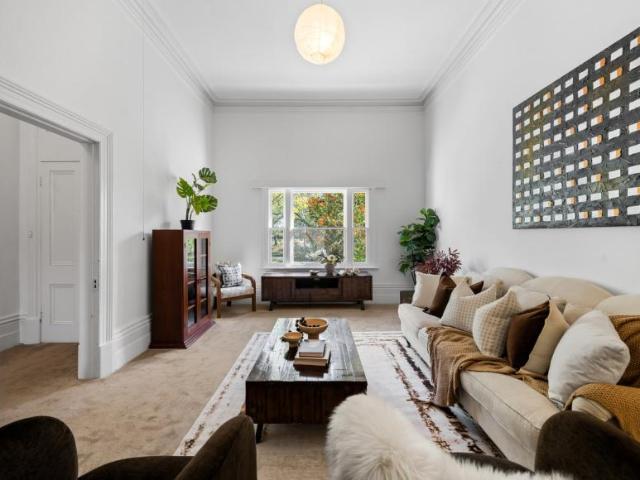 House 5 Bedroom For Rent Parkville VIC ES102760880