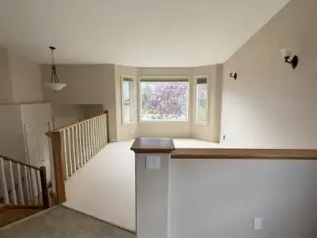 House 5 Bedroom For Rent Red Deer AB 2800 ES103542027