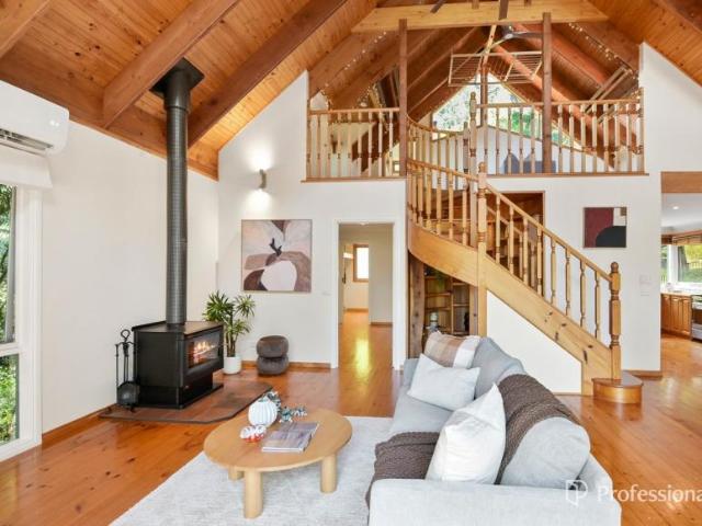 House 5 Bedroom For Rent Warburton VIC ES105972891