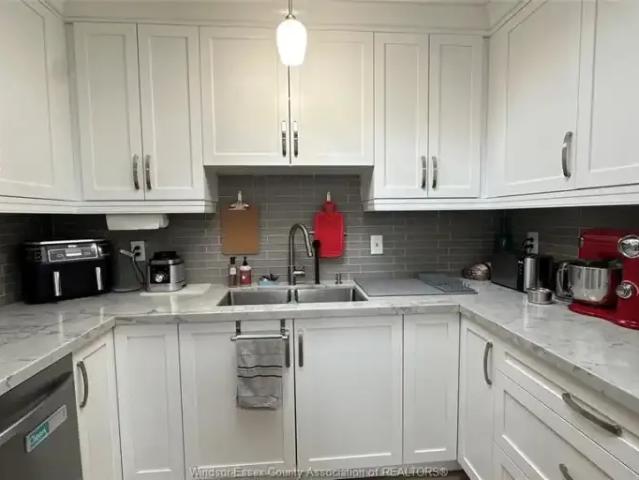 House 5 Bedroom For Rent Windsor ON 2250 ES103740123