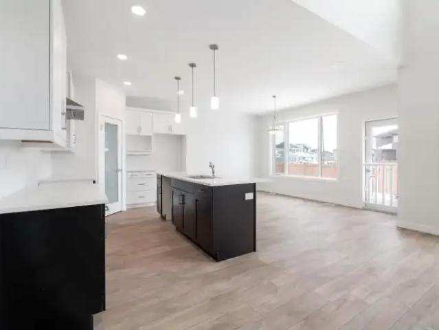 House 5 Bedroom For Rent Winnipeg MB 3345 ES104991480
