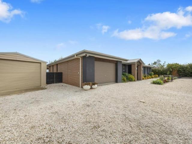 House 5 Bedroom For Rent Tailem Bend SA ES105934684