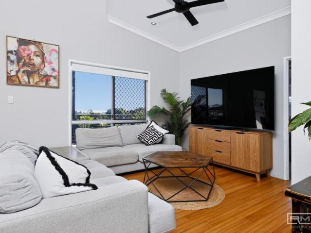 House 5 Bedroom For Rent Taranganba QLD ES103490434