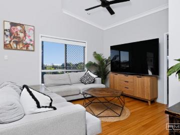 House 5 Bedroom For Rent Taranganba QLD ES103490434