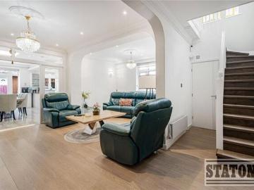 House 5 Bedroom For Sale London Greater London 1350000 ES101168658