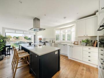House 5 Bedroom For Sale Surrey Surrey 1500000 ES100503279