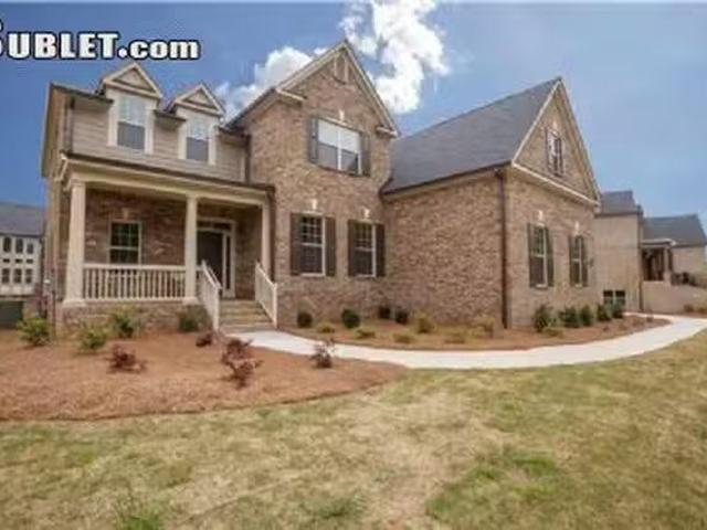 House 5 bedrooms in Alpharetta