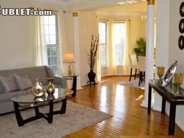 House 5 bedrooms in Ellicott City