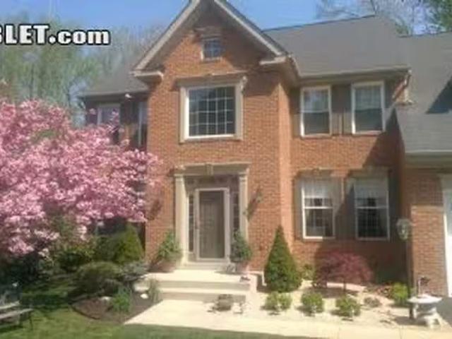House 5 bedrooms in Fairfax Station