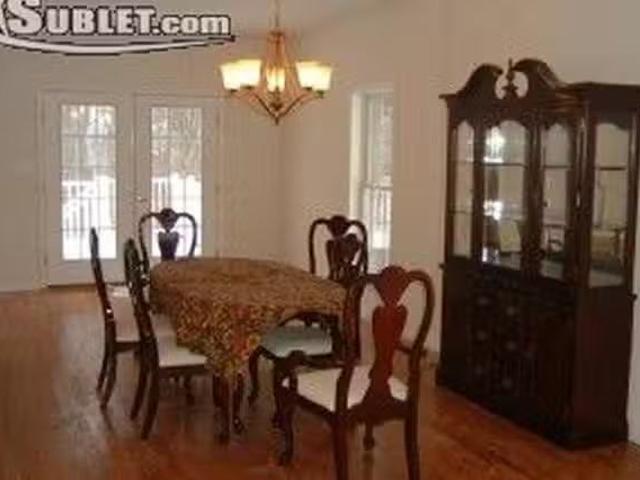 House 5 bedrooms in Kingston