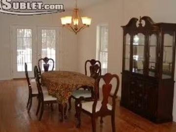 House 5 bedrooms in Kingston