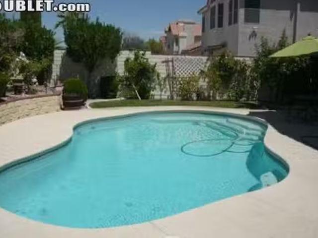 House 5 bedrooms in Spring Valley