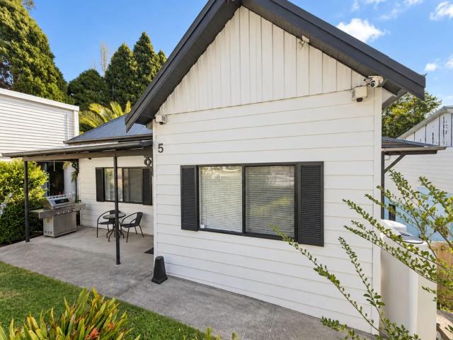 house 5 Freelander Avenue, Katoomba