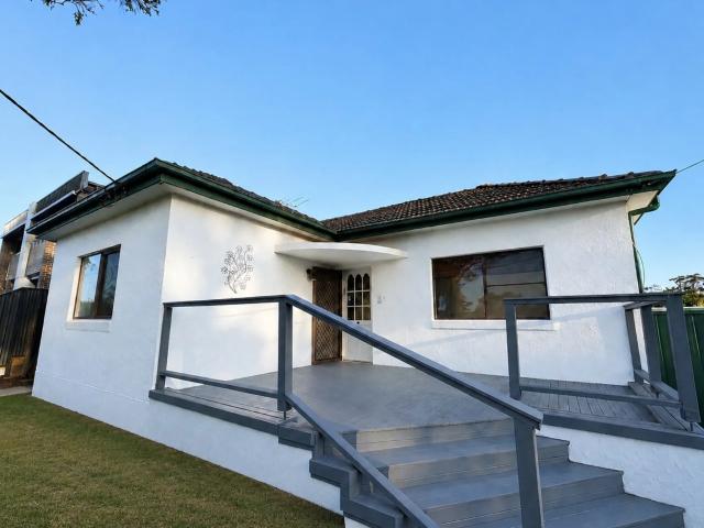 house 62 Anzac Avenue, Engadine