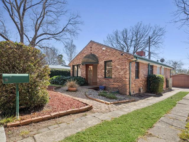 house 67 Walker Crescent, Narrabundah