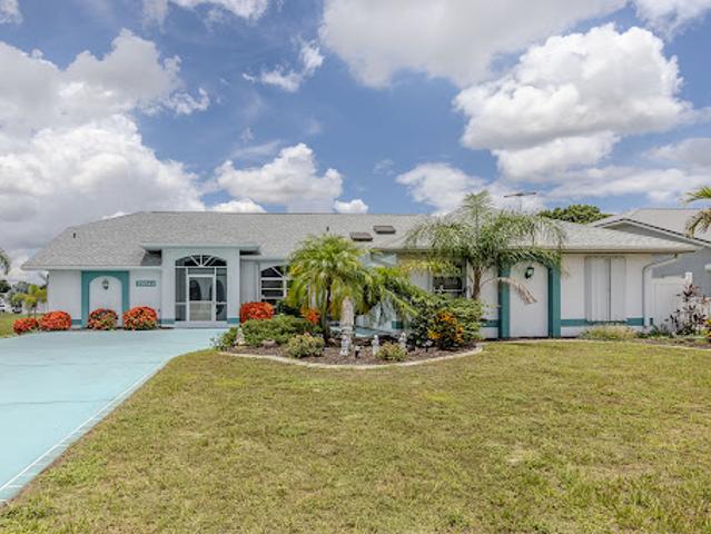 House with pool and garden