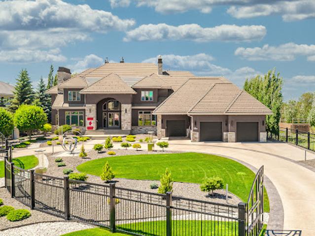 House with garden and terrace