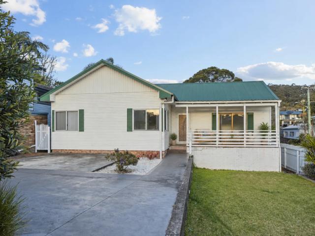 house 69 St Johns Avenue, Mangerton