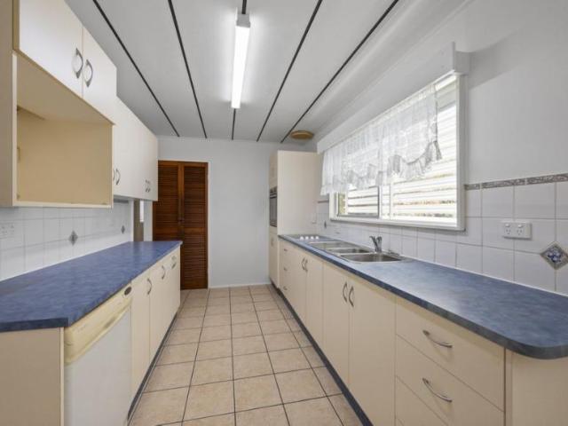 House 6 Bedroom For Rent Condon, QLD ES105584469