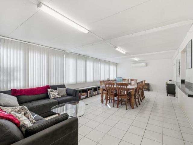 House 6 Bedroom For Rent Leumeah, NSW ES105811216