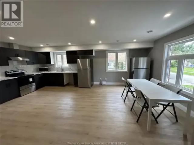 House 6 Bedroom For Rent Windsor ON 825 ES103612040