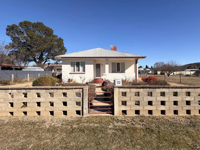 house 72 Myack Street, Berridale