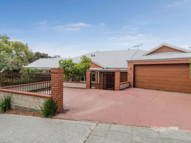 house 77 Devenish Street, East Victoria Park