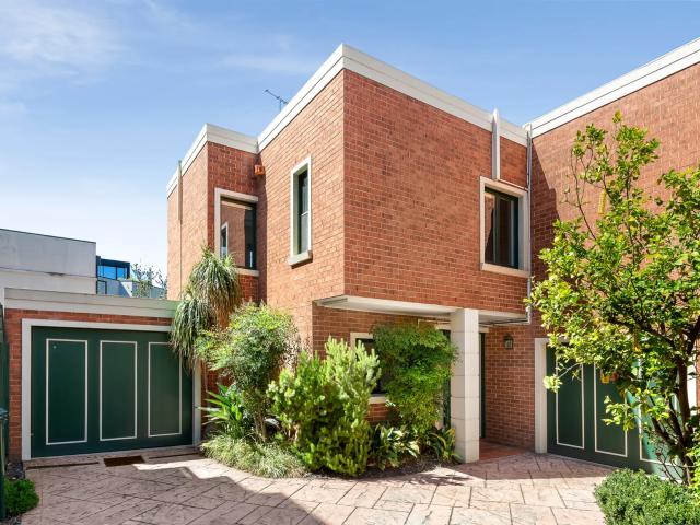 house 7/515 Dandenong Road, Armadale