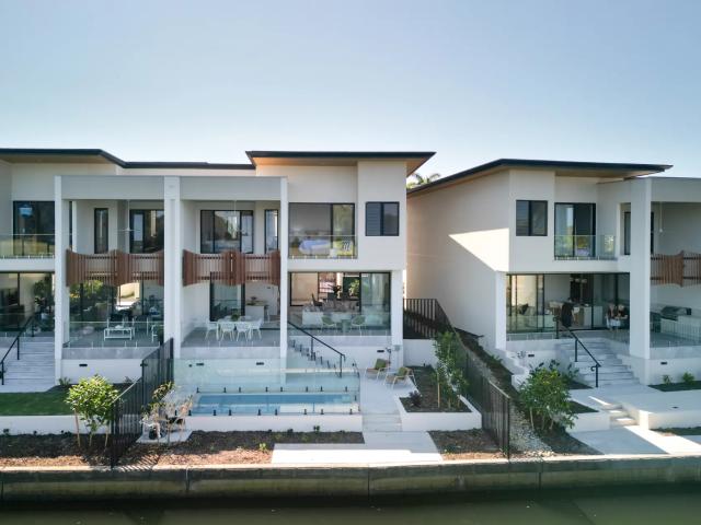 house 7537 Springfield Drive, Hope Island