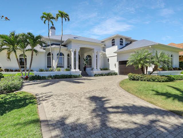House with pool and garden